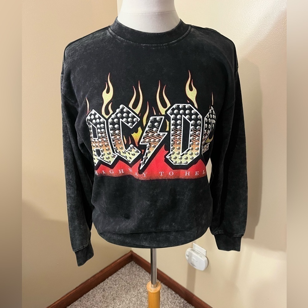 AC/DC Highway To Hell Black Studded Sweatshirt Sz S NWT - Picture 5 of 7